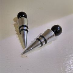 Metal Wine Drip Bottle Stopper x 2