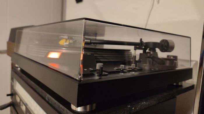 Class Technics SL-2000, full manual turntable. Legend brushless motor.