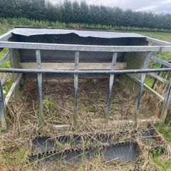 Calf creep feeder