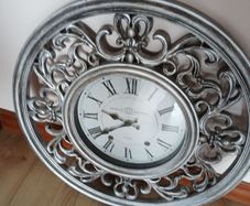 Wall clock 2ft new condition