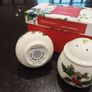 Portmeirion Holly and Ivy Salt and Pepper pots Image 3