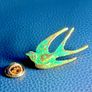 brouche pin Image 2