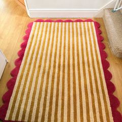 Scallop wool rug