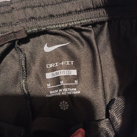 New Mens Nike tracksuit and tshirt