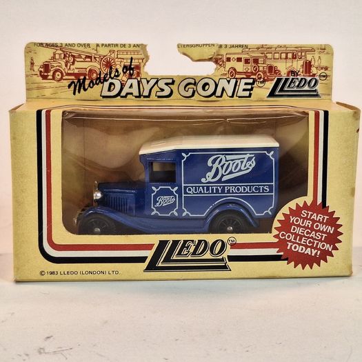 LLedo Diecast Model of Days Gone Boots Quality Product Van - 38416