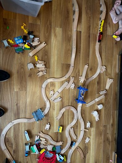 Train track wooden bundle Inc locomotive