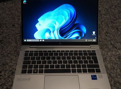 HP Elitebook 830 G8