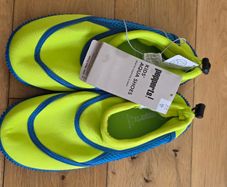 Water shoes - brand new - size UK 3.5