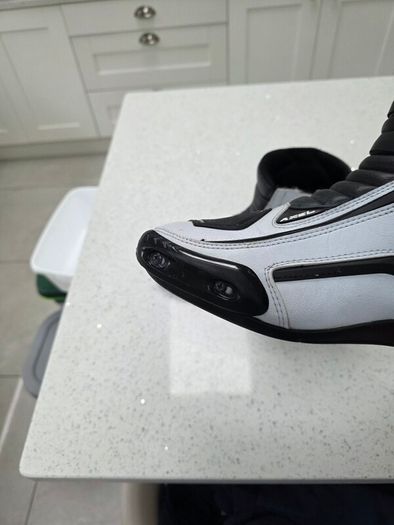 Forma axel boots size 9