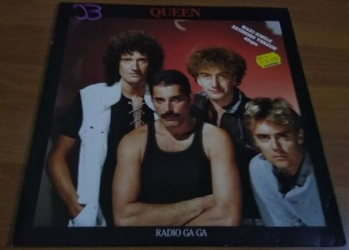 lP Vinil - Queen. 9 Albums + 2 Solo albums. In good condition.