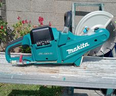 Makita DCE090 18V Battery Power Cutter