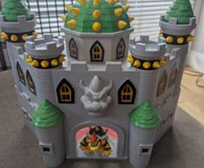 Nintendo Super Mario Deluxe Bowser Castle Playset