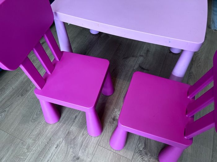 Kids plastic table and 2 chairs