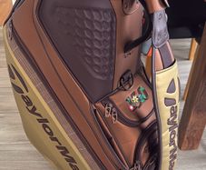Taylormade Open golf bag tour