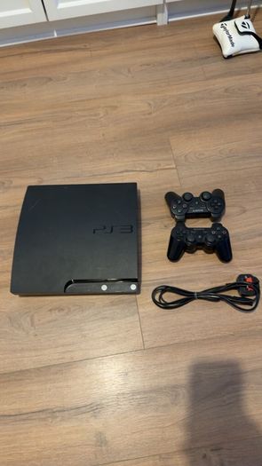 PS3 Slim 500gb with 2 controllers