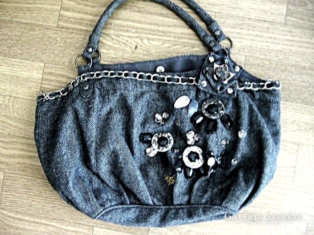 Accessorize bag