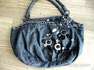 Accessorize bag