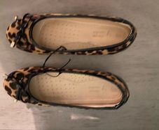 Size 5 leopard coloured dress shoes for women