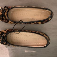 Size 5 leopard coloured dress shoes for women