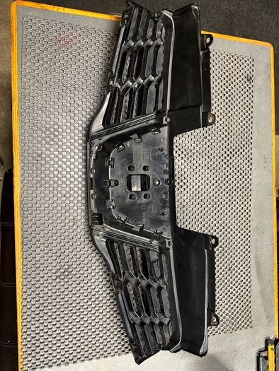 Nissan Qashqai j10 front grille