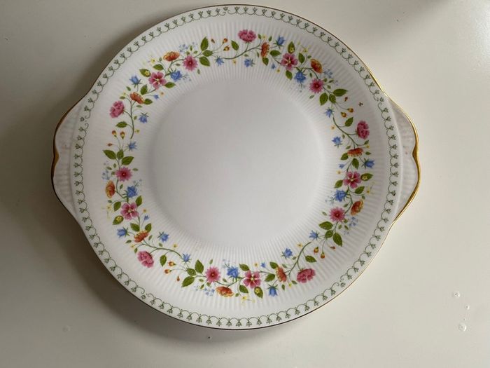 Paragon Anastasia tabbed cake plate