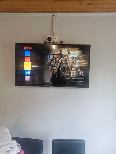 Normende 40in Smart tv.