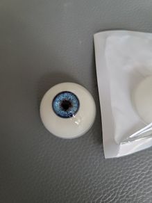 Pair of glass eyes