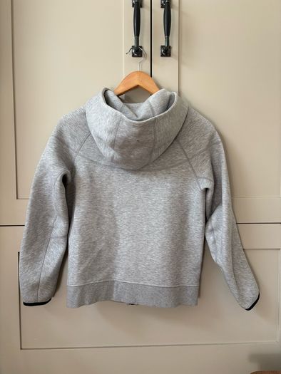 Bundle boys 12-13; North face, Nike tech fleece, under armour, Hoodrich