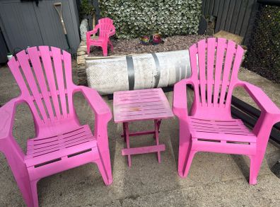 garden chairs & table