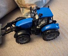 Farm truck with roller