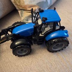 Farm truck with roller