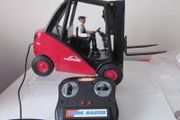 Dickie Work Master Linde Remote Control Forklift &amp; Driver Truck Toy