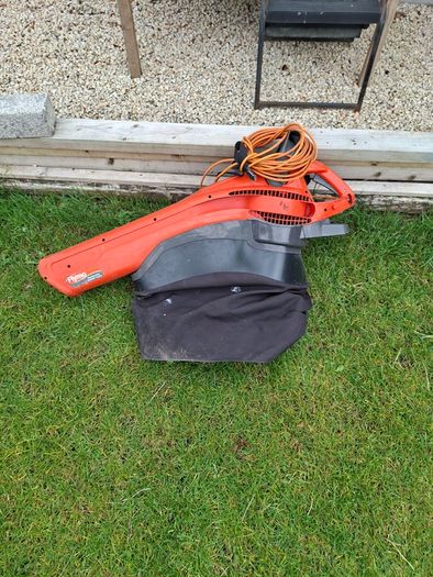 Leaf Blower