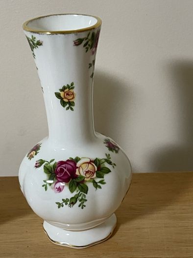 Royal Albert Old Country Roses vases