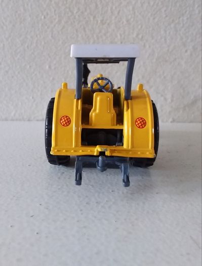 Bulldog Tractor - 1/64 Scale : Diecast Metal