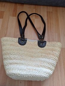 Bag/Basics Straw Tote Summer Bucket Bag .. Price Drop