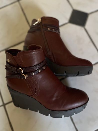 Brown Leather Ankle Boots With Wedge Size 40 (uk 7).  Spanish Brand Xti Quality Soft Leather Boots & Excellent Condition