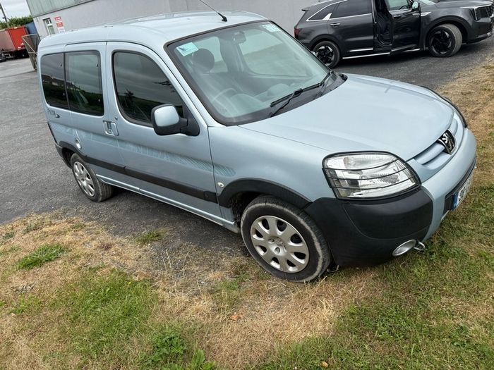 Peugeot Partner Car