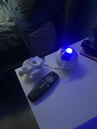 Astronaut Light Projector (with remote)