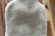 Hot water bottle