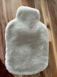 Hot water bottle