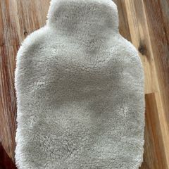 Hot water bottle