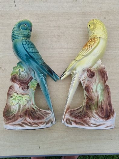 Pair of Capodimonte parrots