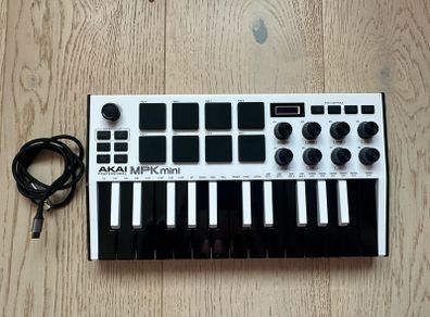 AKAI MPKI Midi Keyboard Mini