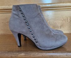 Taupe/Grey suede ankle boot