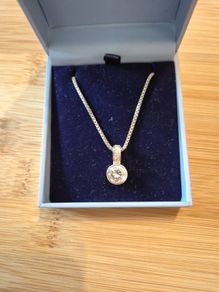 Teardrob Zerconia pendant