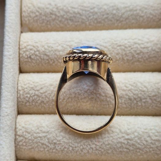 Ring gold 9k 375  with blue amethyst size L (51)( around 6g)