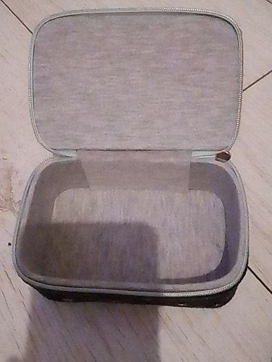 Jewellery box