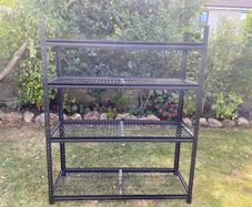 Metal shelving unit