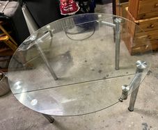 Round dining table - extending sides